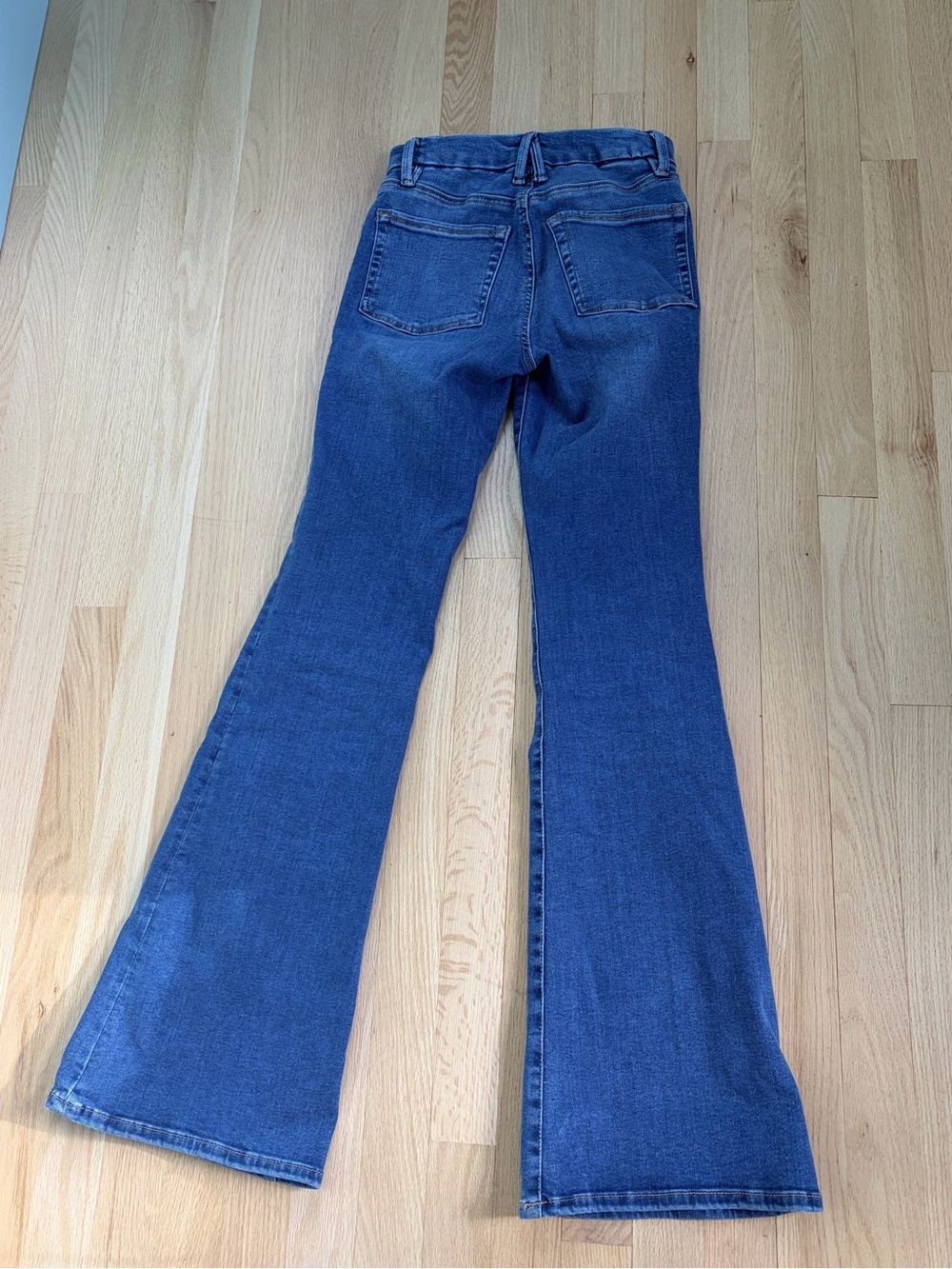 Good American Power Stretch Pull On Flare Jeans Women’s Small High Rise Blue - Picture 4 of 6
